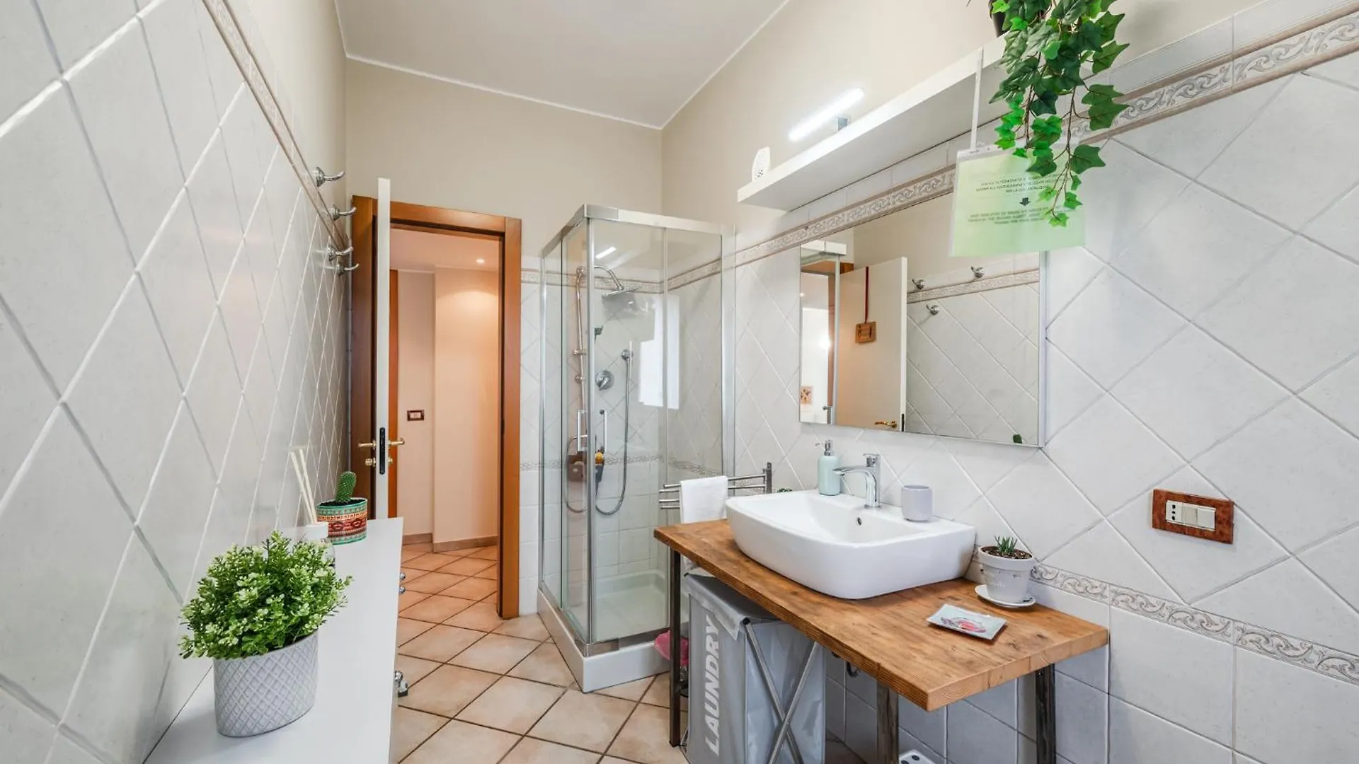 The Circle - Ampio Sui Navigli - Self-Check In Apartment Milan Italy