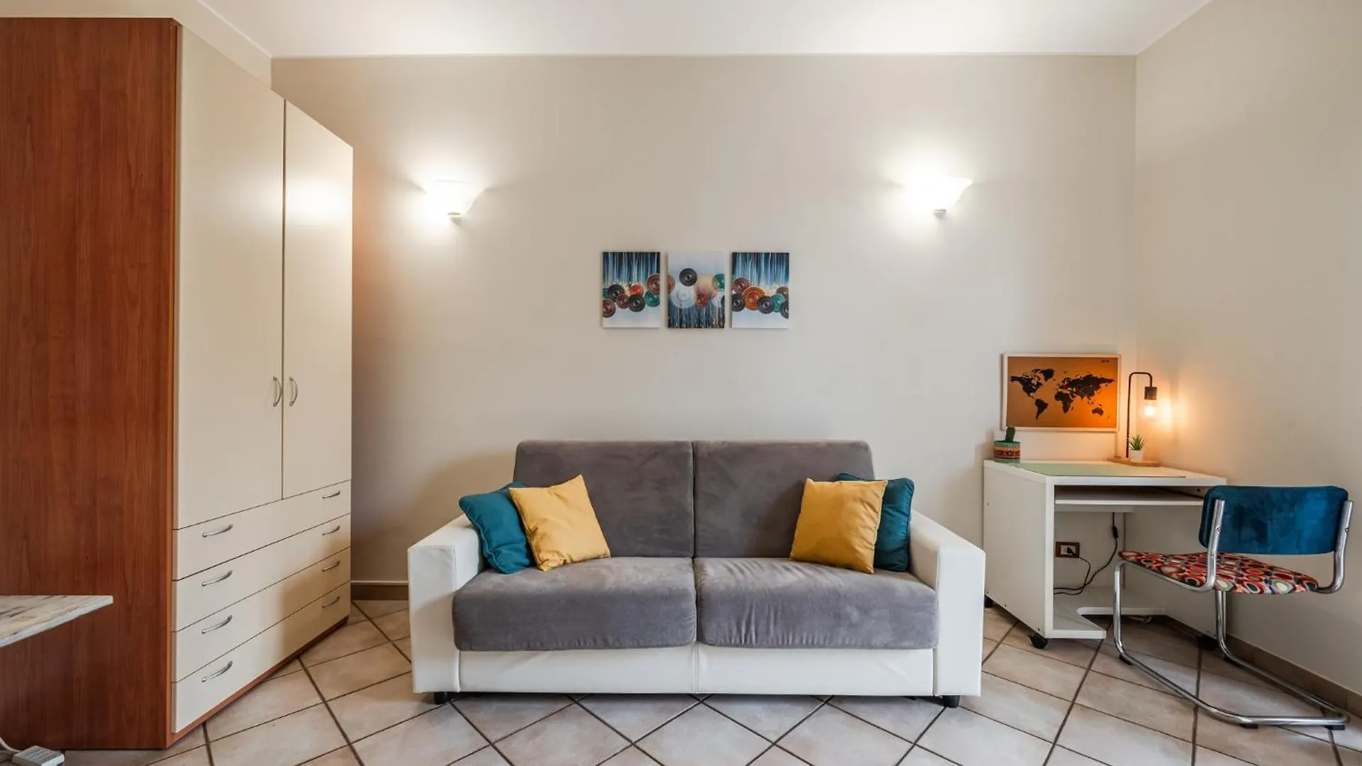 The Circle - Ampio Sui Navigli - Self-Check In Apartment Milan 0*,  Italy