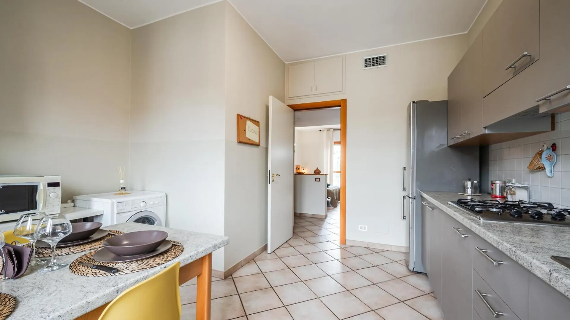 The Circle - Ampio Sui Navigli - Self-Check In Apartman Milánó 0*,  Olaszország